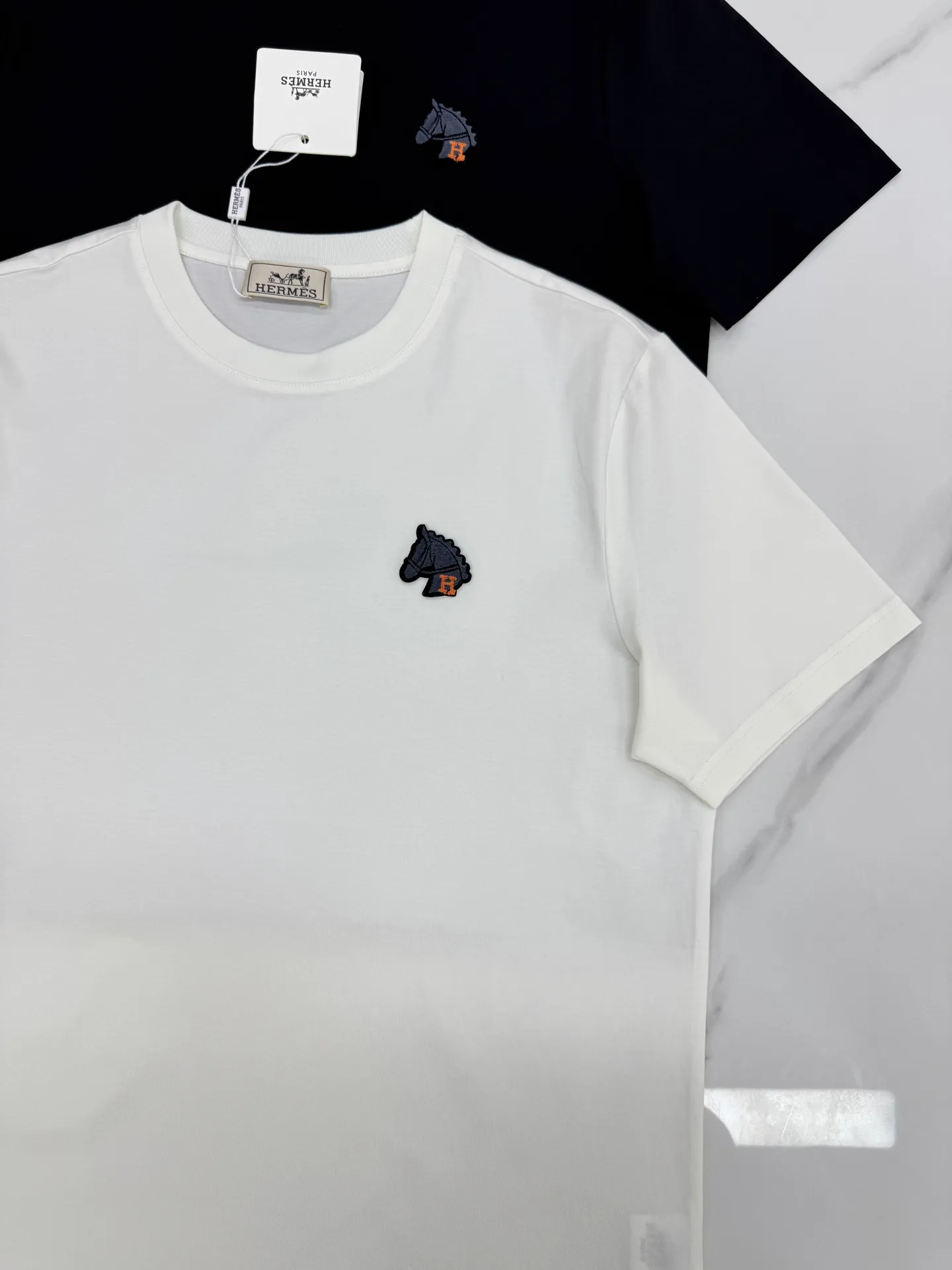 ⚜️HERMES 26s New Arrival New Arrival . ！ ， 🪡 .Classic H ， ， ....... 190g ， .... ， ！ ：Black.White.Sizes：M-3XL ❗️（S 4XL ）175/145 XL